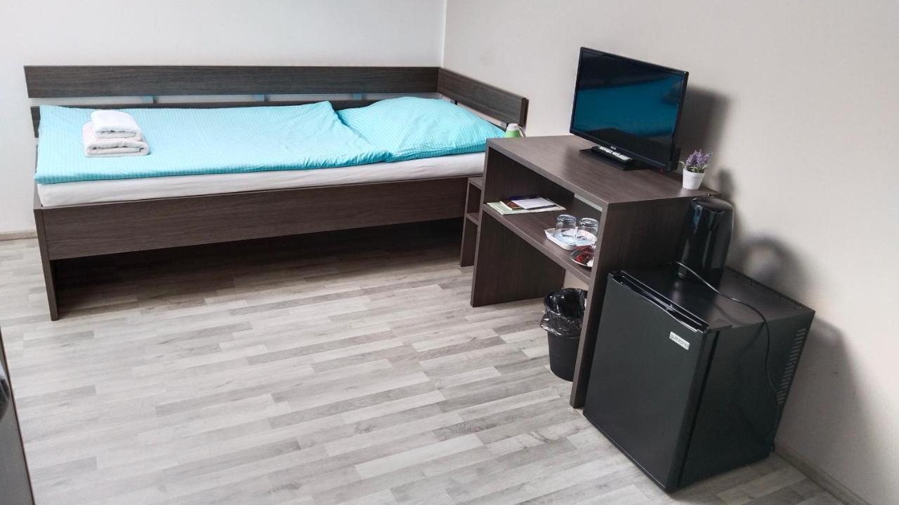 Penzion U Brazdu Ivancice Екстер'єр фото